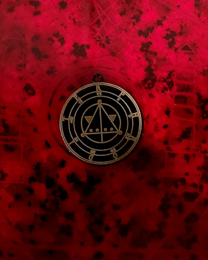 black aphrodite pendant