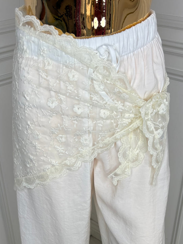 Floral Lace Scarf (4 Colours)