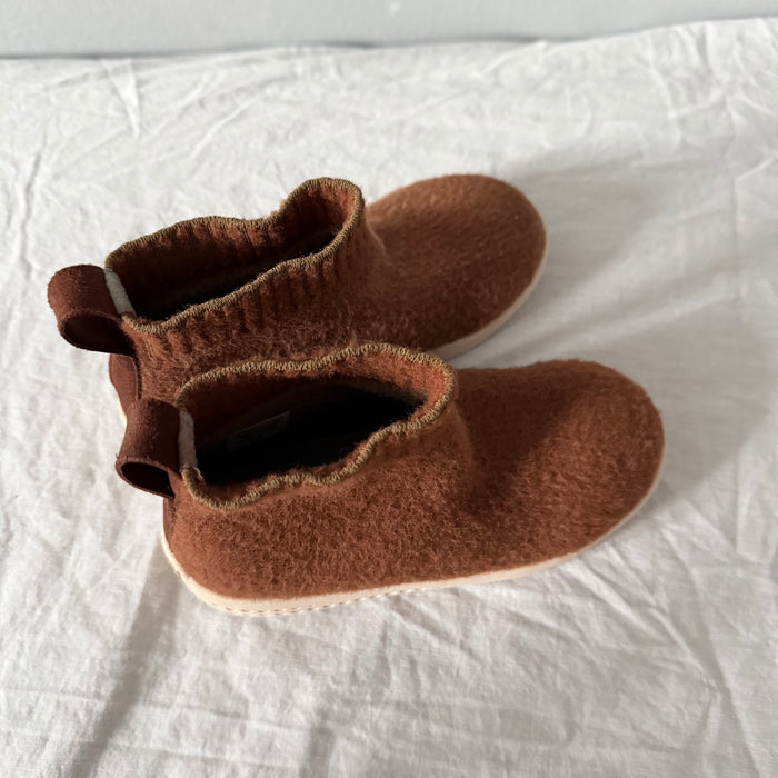Hey Folks / knit boots / US9