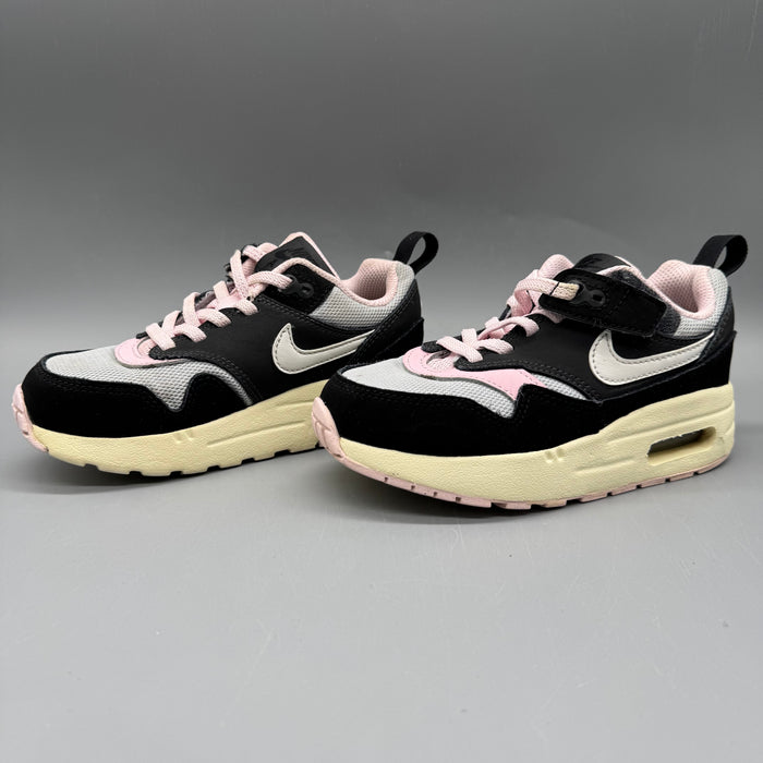 Nike / Air Max / Running Shoes / US11