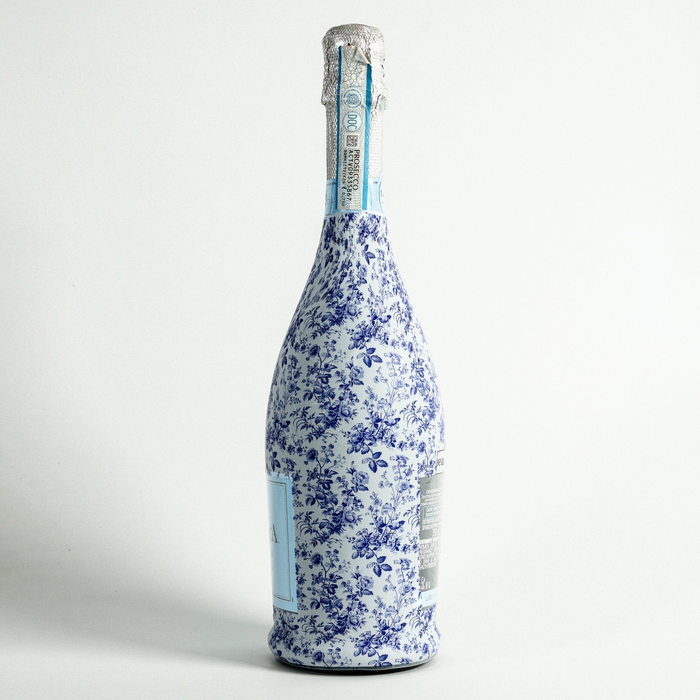 Beau Bottles Grandmillenial Blue Floral Prosecco Bottle Wrap