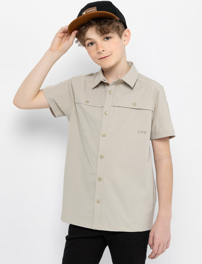 Chemise unie à manches courtes pour garçon