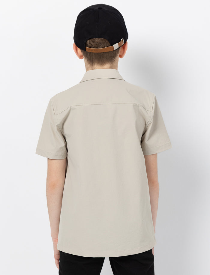 Chemise unie à manches courtes pour garçon