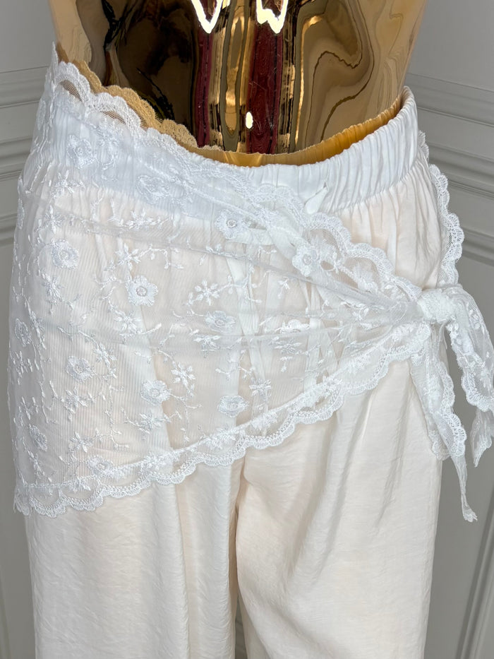 Floral Lace Scarf (4 Colours)