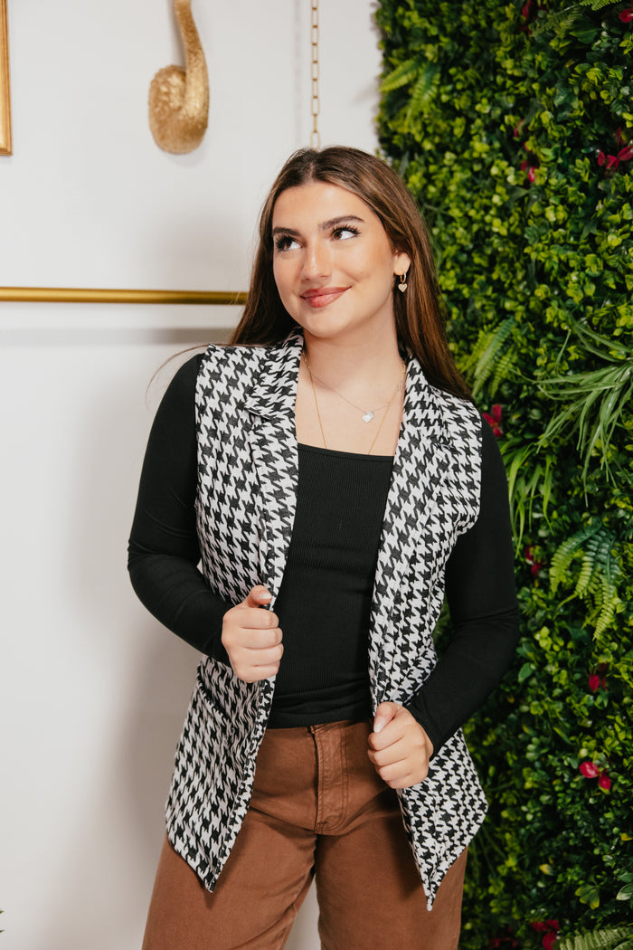 Get The Job Done Vest In Houndstooth - Reg & Curvy