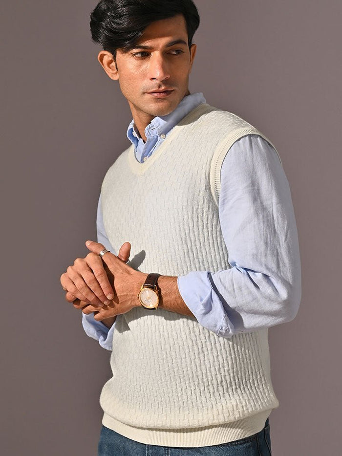 Haze White V-Neck Sleeveless Sweater