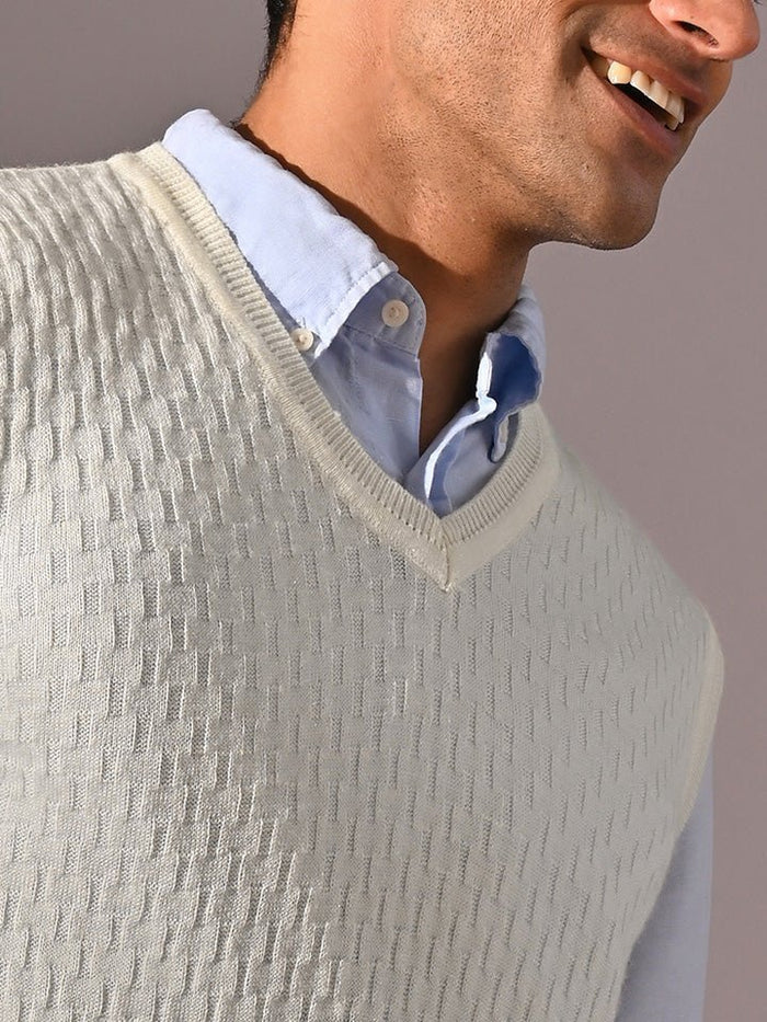 Haze White V-Neck Sleeveless Sweater