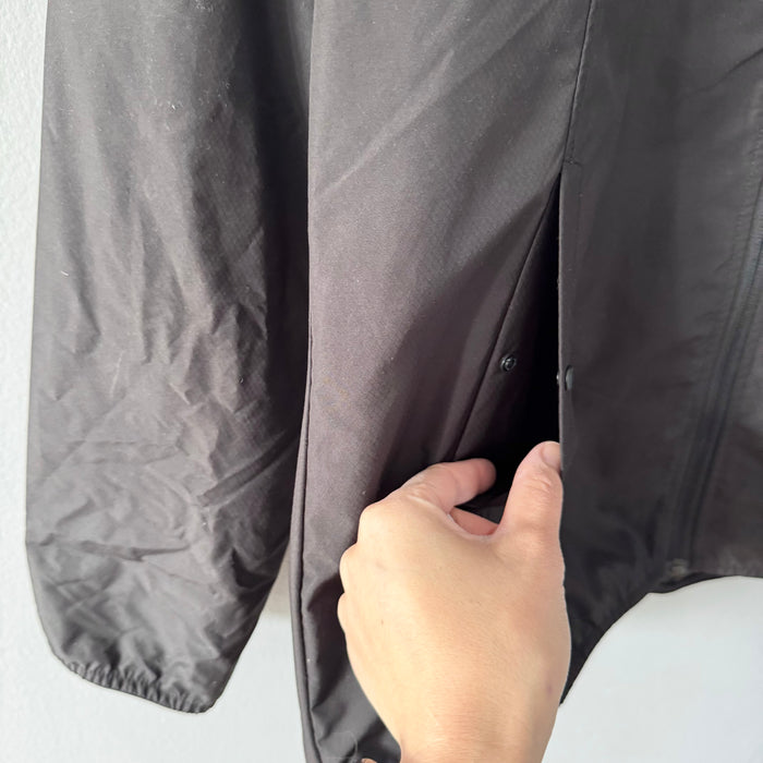 Herschel / Black windbreaker / Women L