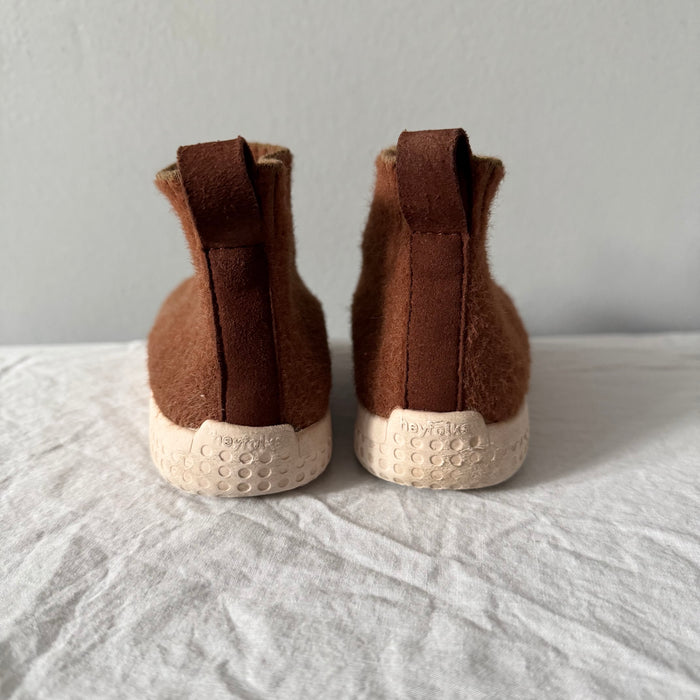 Hey Folks / knit boots / US9