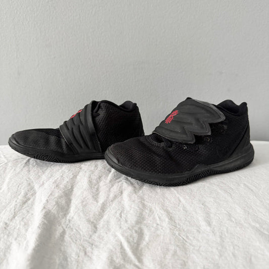 Nike / Kyrie / Running Shoes / US10