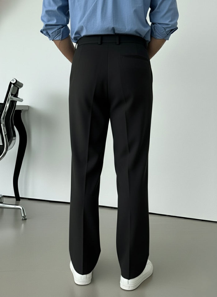 Men's Black Relaxed Fit Pleated Trousers