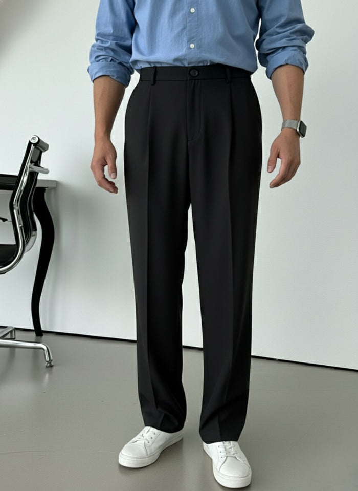 Men's Black Relaxed Fit Pleated Trousers