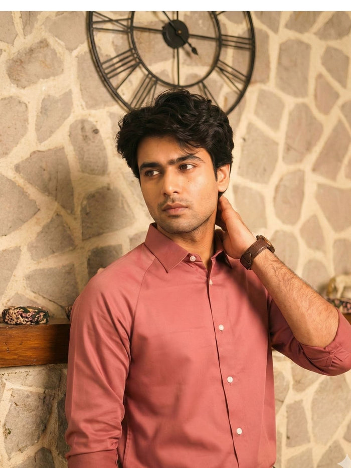 Men's Muted Mauve Modern Luxe Shirt: Raglan Cut & Silky Soft Texture