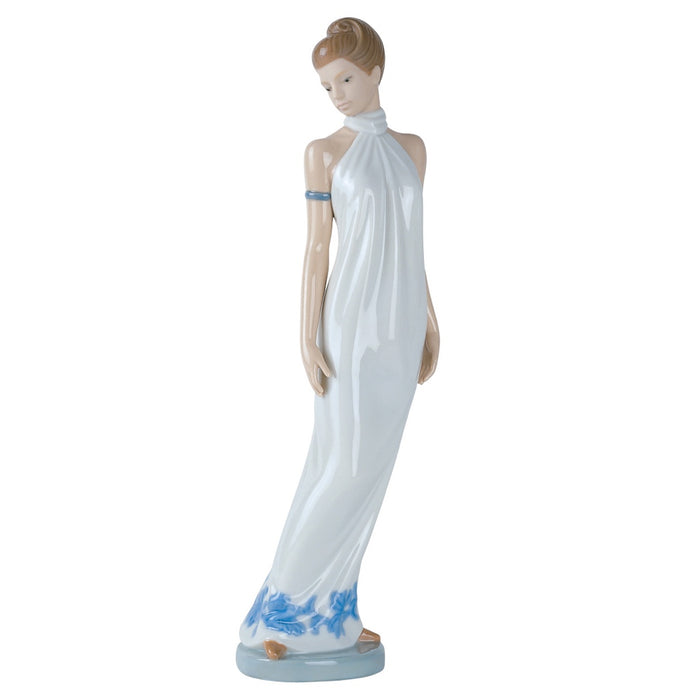 Nao by Lladro Elegance Figurine