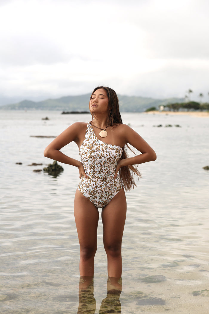 One Shoulder One Piece Bloom