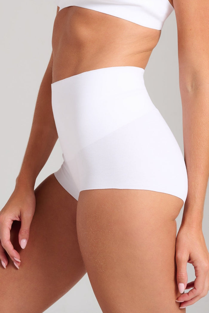 Organic Cotton No - Show Shaping Boy Short - Siella - Color: White Blanc
