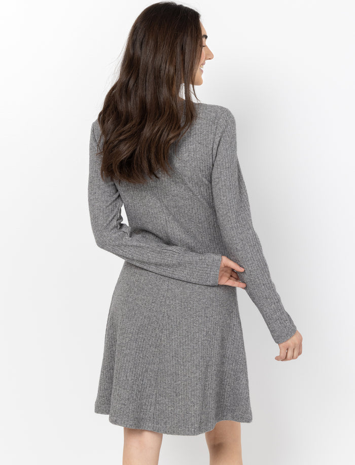 Robe unie à manches longues