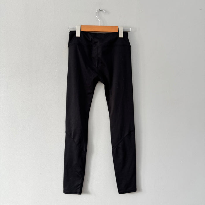Roots / Black active leggings / 9-10Y