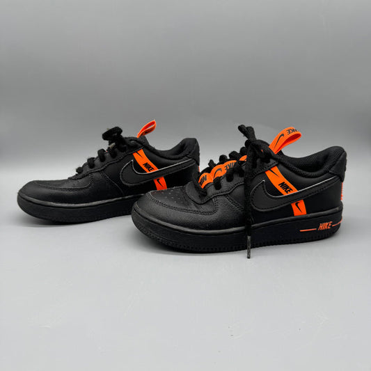 Nike / Running Shoes / J1