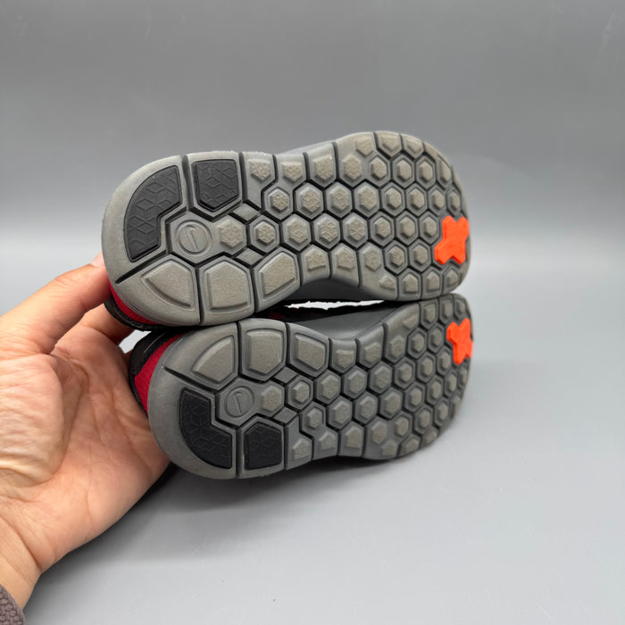 Nike / Running Shoes / US11