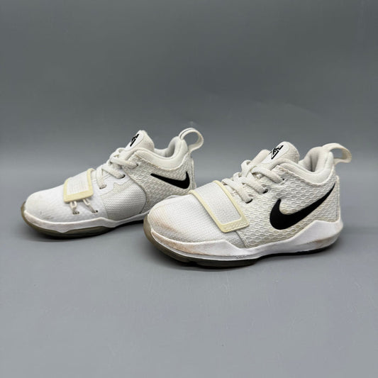 Nike / Running Shoes / US7