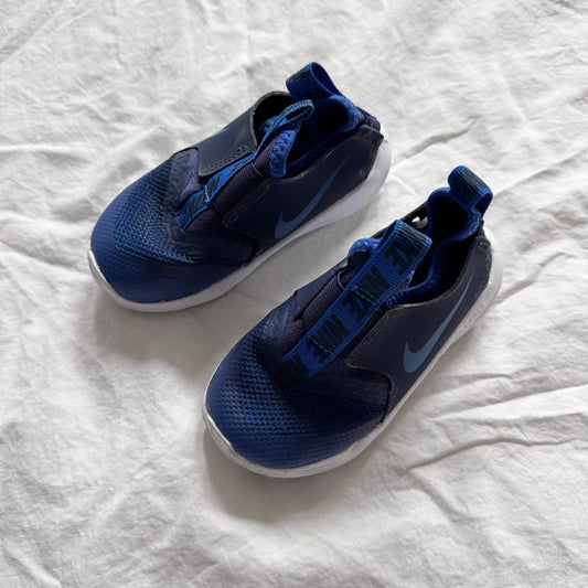 Nike / Running Shoes / US7