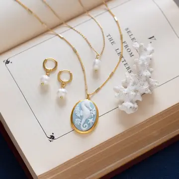 Seahorse Vintage Cameo Necklace