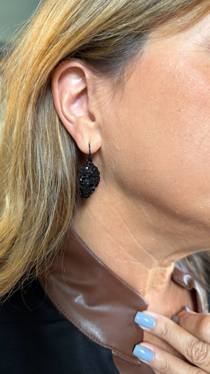 Skull Earrings In Black - Macoma Boutique315 Jewelry