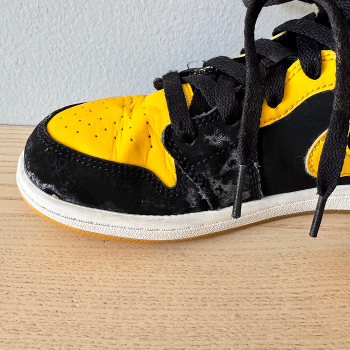 Nike / Sneaker / J3