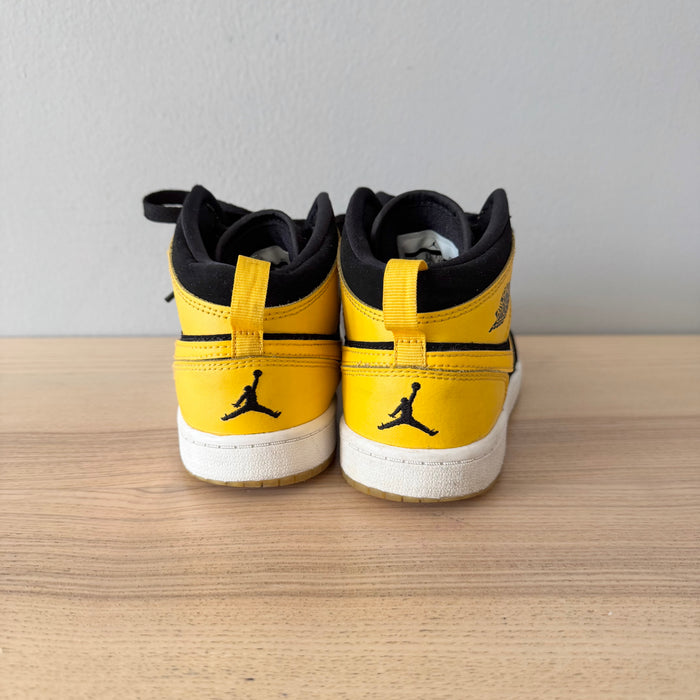 Nike / Sneaker / J3