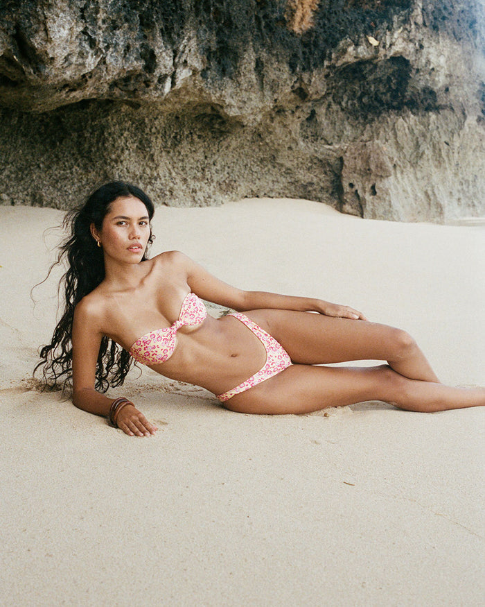 Reversible bandeau strapless bikini top in pink stripe colour