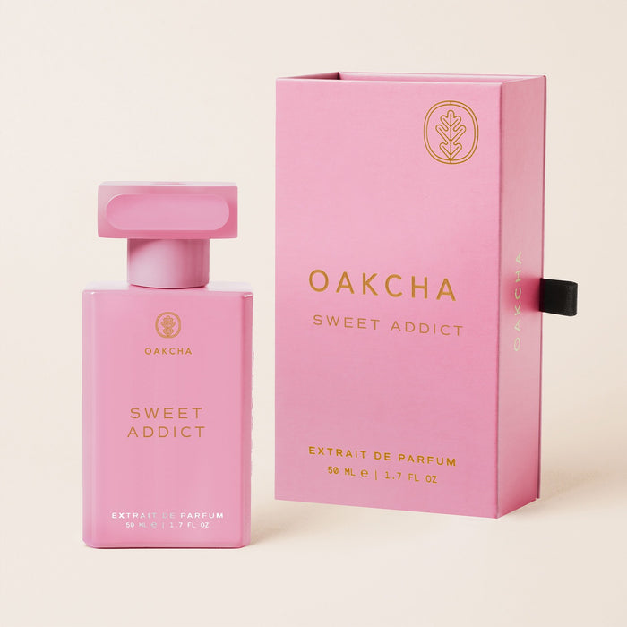 Sweet Addict Extrait de Parfum bottle next to its box
