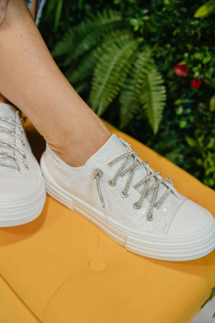 Very G White Aman Lace Sneakers - Macoma Boutique301 Sneakers