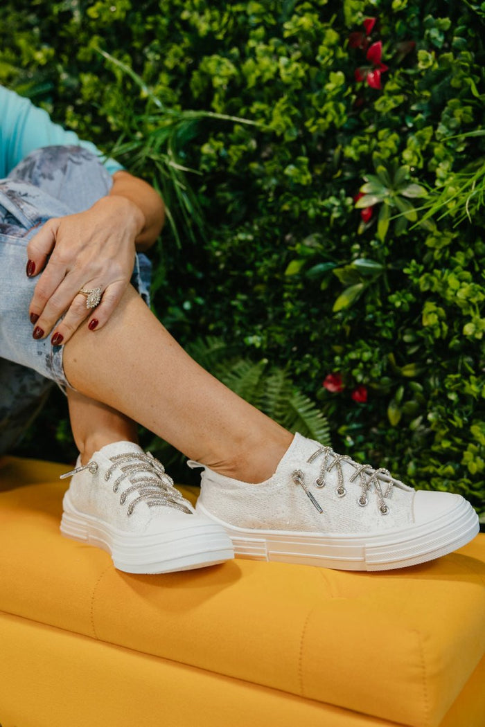 Very G White Aman Lace Sneakers - Macoma Boutique301 Sneakers
