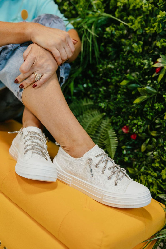 Very G White Aman Lace Sneakers - Macoma Boutique301 Sneakers