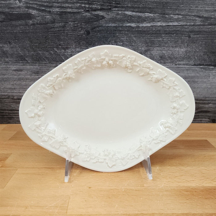 Wedgwood Cream Relish Gravy Under Plate Queens Ware Embossed Etruria Barlaston